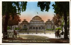 Vichy CPA the casino seen of the central alley of the park