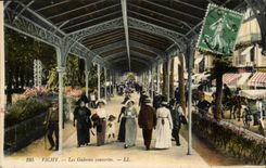 Vichy CPA covered galleries