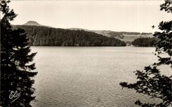 Der See Pavin CPA ein Entweichen auf dem See