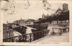 Angouleme CPA Le rempart Desoix et la cathedrale