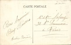 Vichy CPA View of the street of Nimes (hairdresser General Company)