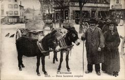 Puy de Dome- Auvergne Two happy couple-ass - - CPA