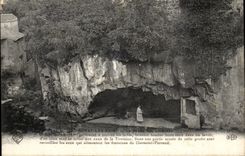 Puy de Dome- Royat - baths the Cave of Washerwoman-which food fountains of Clermont-Ferrand - CPA