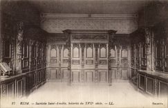 Puy de Dome- Riom- Sacristie Saint-amable-baiseries du XVII siecle -CPA