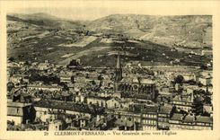 Ansicht die Puyde Dome- Clermont-ferrand vertreten in Richtung zur Kirche-CPA