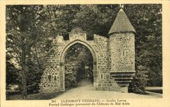 Gotisches Lecoq- Gatter Puyde Dome- Clermont-Ferrand-Garten das vom Schloss von Badly-Sitted-CPA kommt
