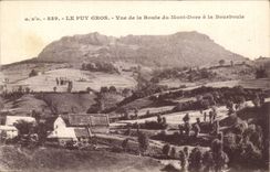 Puy de Dome- Seen der Strasse der Einfassung vergoldet mit dem bourboule-CPA