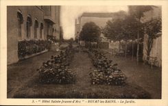 Hotel Saint Jeanne D arc Royat les Bains CPA the garden