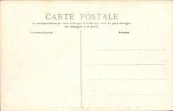 Surgeres CPA Gesamtabbildung des Innenraums des Schlosses