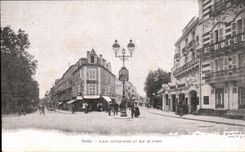 Vichy CPA Places Victor Hugo and street of Nimes