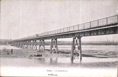 Vichy CPA the footbridge