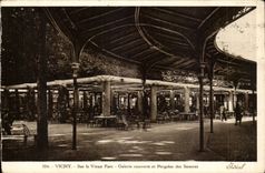 Vichy CPA on the old park covered Gallery and pergolas of the sources