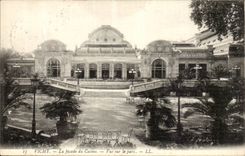 Vichy CPA the frontage of the casino Seen on the park