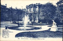 Bordeaux - the Garden of the town hall - CPA