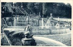 Saint Cloud CPA Le parc La cascade un jour de grandes eaux