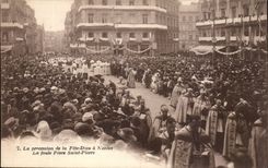 Nantes CPA the procession of the festival God has Nantes crowd Place Holy Pierre TOP