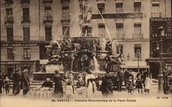 Nantes CPA monumental Fountain of the royal place