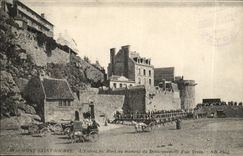 Mont Saint Michel CPA L Entering of the Mount at the time of the unloading D a train