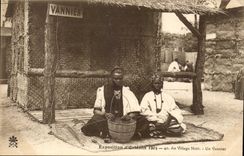 CPA Exposition d'Orleans 1905 Au village noir Un vannier TOP (Afrique Africa petits metiers)