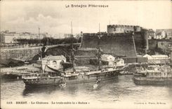 CPA Brest Boat the castle Three chechmates the Saone