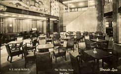 CPA Boat Steamer French line The flagship Ile de France The smokinh room first class