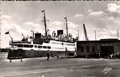 MODERN CARD Boat Steamer Saint Malo Train station maritime and the cliff has quay