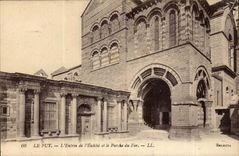 Le Puy CPA L'entree de l'eveche et le porche du For