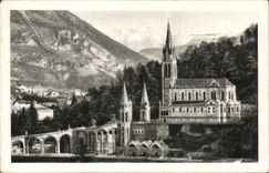 Lourdes - the Basilica - CPA