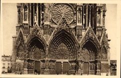 Reims CPA the cathedral the gate and the rosette Statue of Jeanne of arc