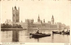 The United Kingdom Houses off Parliament London London CPA (baetau boat)