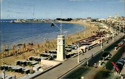 Sands of olonne CPA the embankment and the beach (volleyball ball)