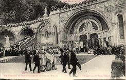 Lourdes - Blessing of Saint the Sacrament In front of the Rosary - CPA