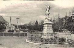 Lourdes - the Esplanade and the Basilica - CPA
