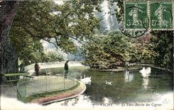 Vichy CPA the park basin of the swans