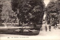 Vittel - the Large one Allee - CPA