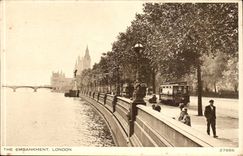 England - England - London - Embankment - CPA