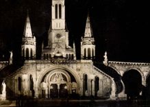 Lourdes - the basilica illuminee - CPA