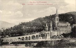 Lourdes - the Basilica - Walls - CPA
