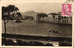 Saint Jean de Luz CPA Entree du port et quai de Ciboure