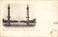 Bordeaux - the Rostrales Columns and the Monument of the Of Gironde ones - CPA