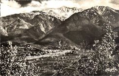Vernet les Bains CPA View the station with the foot of Canigou