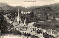 Lourdes - Panoramic View seen the Esplanade - the Valley of Gave CPA