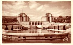 Paris CPA the palate of Chaillot seen of the gardens