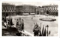 Nancy - Place Stanislas - CPA 