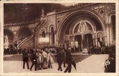 Lourdes CPA Blessing of Saint the Sacrament having to rosair it