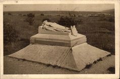 Douaumont CPA the soldier of the Right