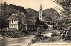 Lourdes CPA the shelter of the pilgrims and the basilica