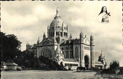Lisieux CPA die Allee nah an der Basilika