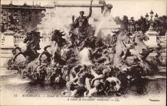 Bordeaux CPA Detail of the monument of the Of Gironde ones