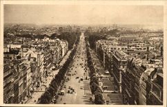 Paris cPA the avenue of the Elysees Fields seen of Arc de Triomphe